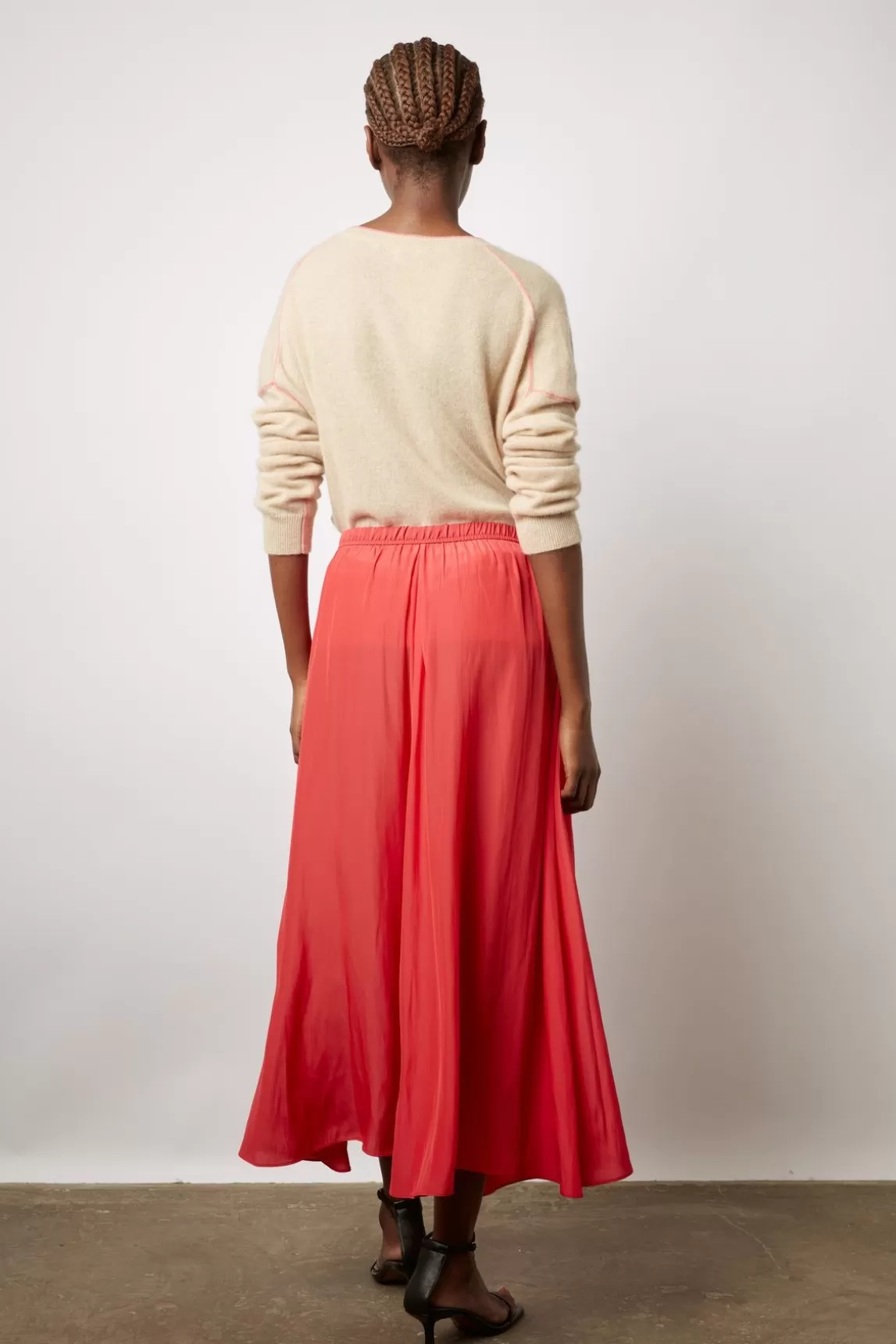 Gerard Darel Jupe Midi En Satin Plisse Corail - Denisa New