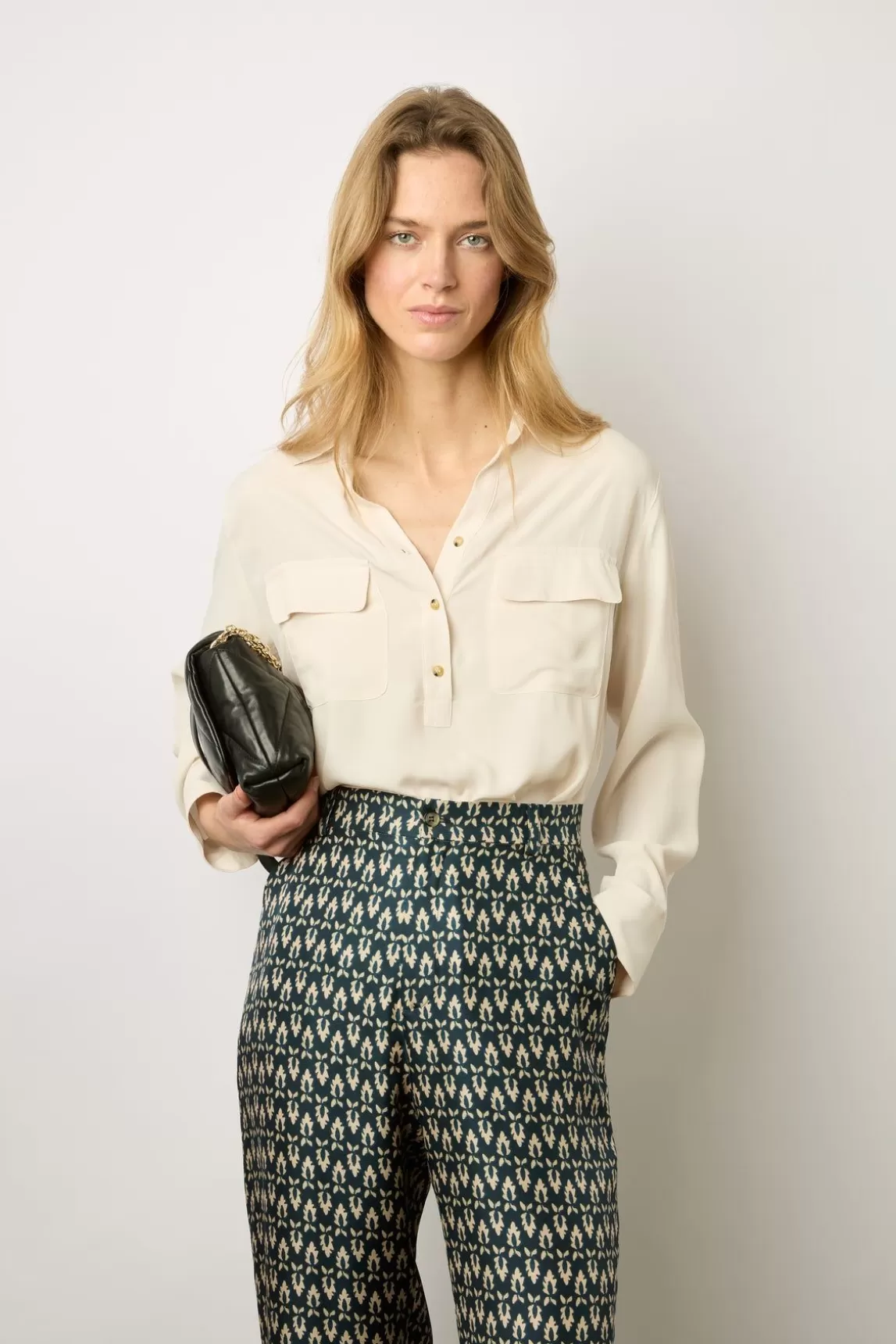 Gerard Darel Pantalon Large En Soie Marine - Chanael Shop