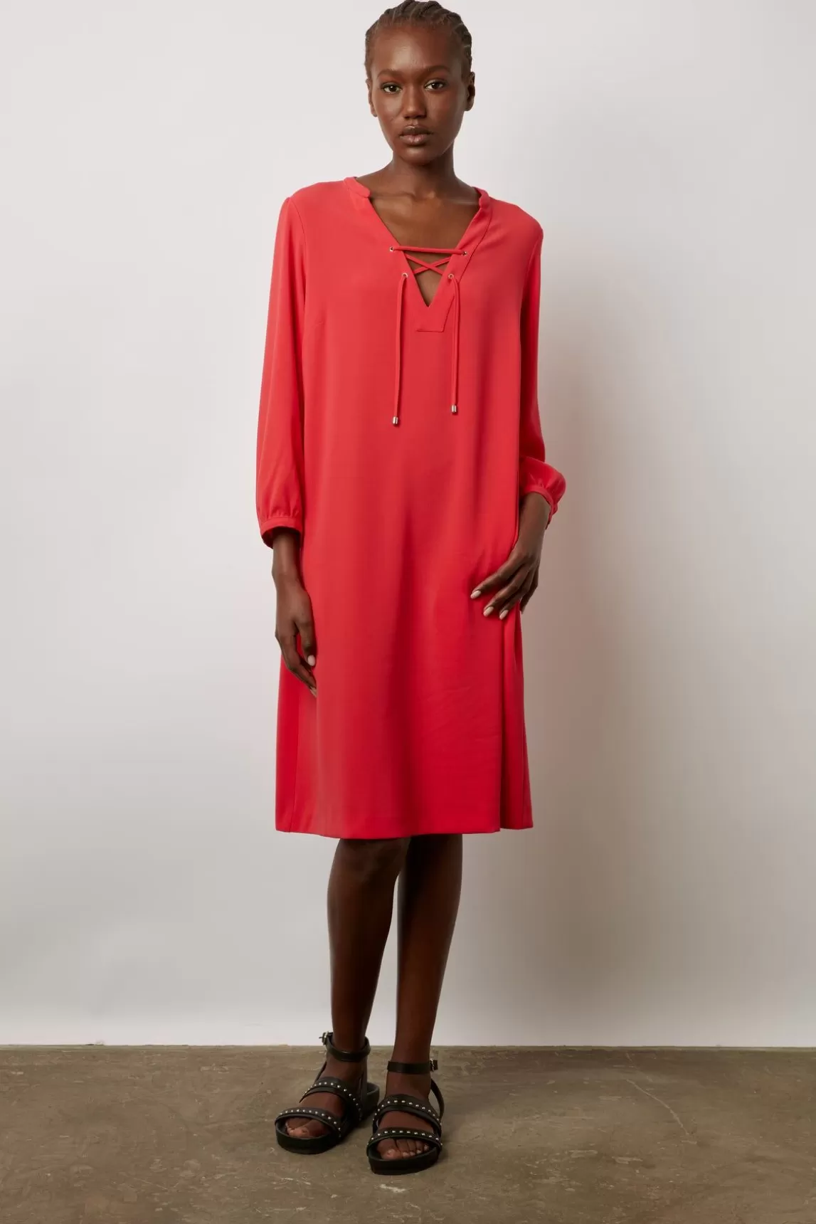 Gerard Darel Robe Courte Fluide A Lacet Corail - Edika Clearance